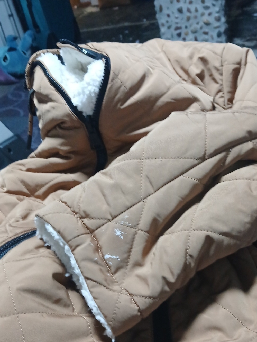 Free People Women’s Quilted Hooded Reversable Jacket with Sherpa Lining - Camel - Picture 8 of 8